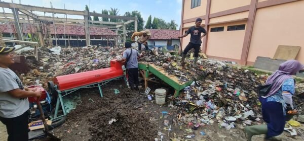 Mesin Pencacah Pemilah Plastik Pujo bae (2)